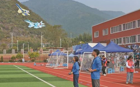 2021年武汉信息工程职业学校多旋翼视距内无人机驾驶员培训