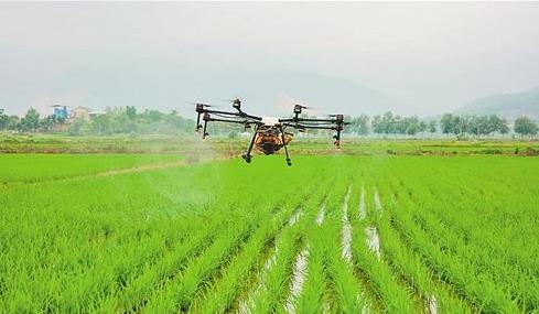 植保无人机在农业上的优点:
