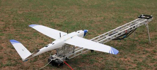 固定翼无人机发射与回收技术发展综述 -科技论文