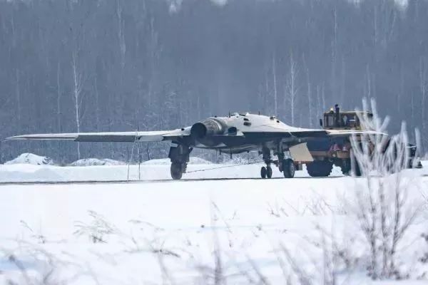俄军第6代隐身无人机