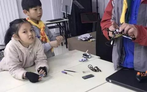 无人机编程-让孩子在玩中学习无人机的编程！
