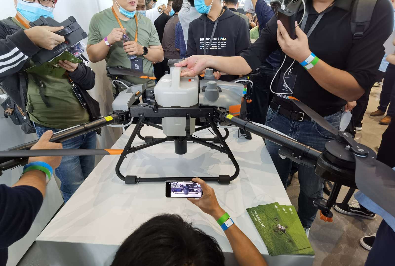 大疆农业发布T10植保无人机，全能套的价格也仅为34999元