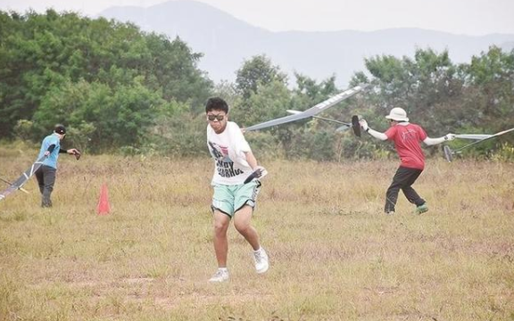 龙岗区无人机测试场迎来深圳遥控滑翔机公开赛