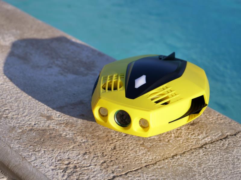 潜行创新发布新品：为旅行者设计的微型潜拍无人机