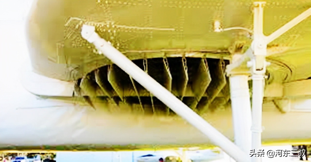 三台风扇吹上天，瑞安XV-5验证机，成为美国垂直起降技术先驱