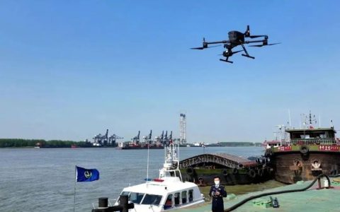 南京联通助力长江上全国首次5G无人机远程起降飞行验证